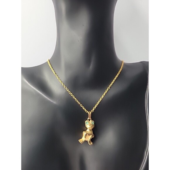 Vintage Gold Tone Frog Pendant Necklace with Green Stone Eyes Whimsical Animal - Picture 2 of 15